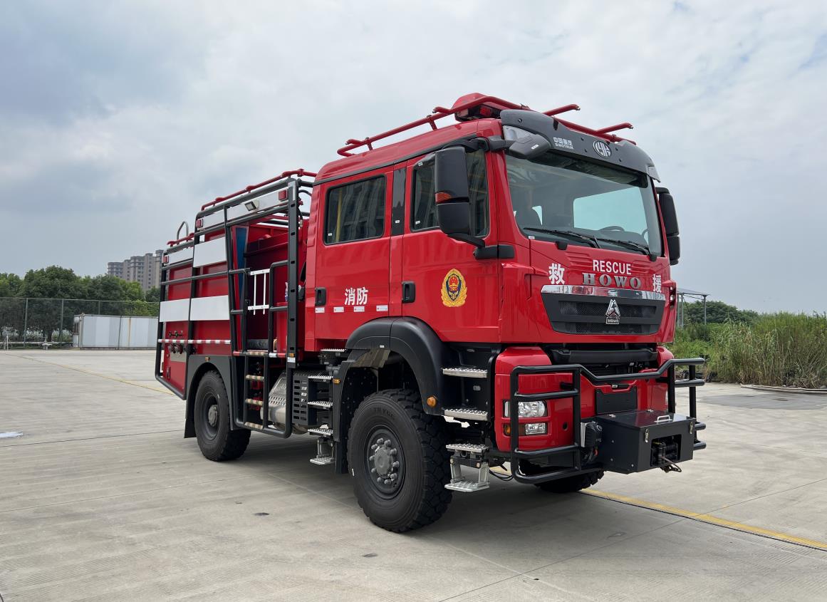 重汽豪沃单桥森林消防車(chē)
